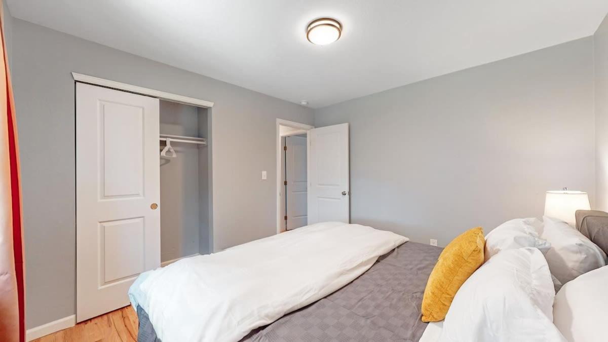 Holiday home Updated Family Unit With Two King Beds *