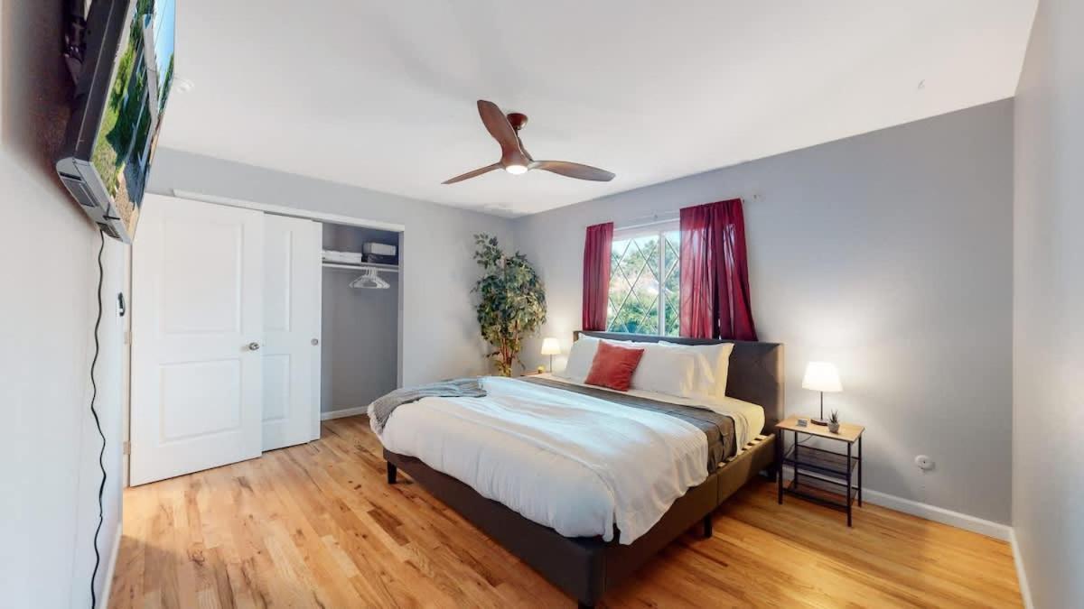 Holiday home Updated Family Unit With Two King Beds Denver