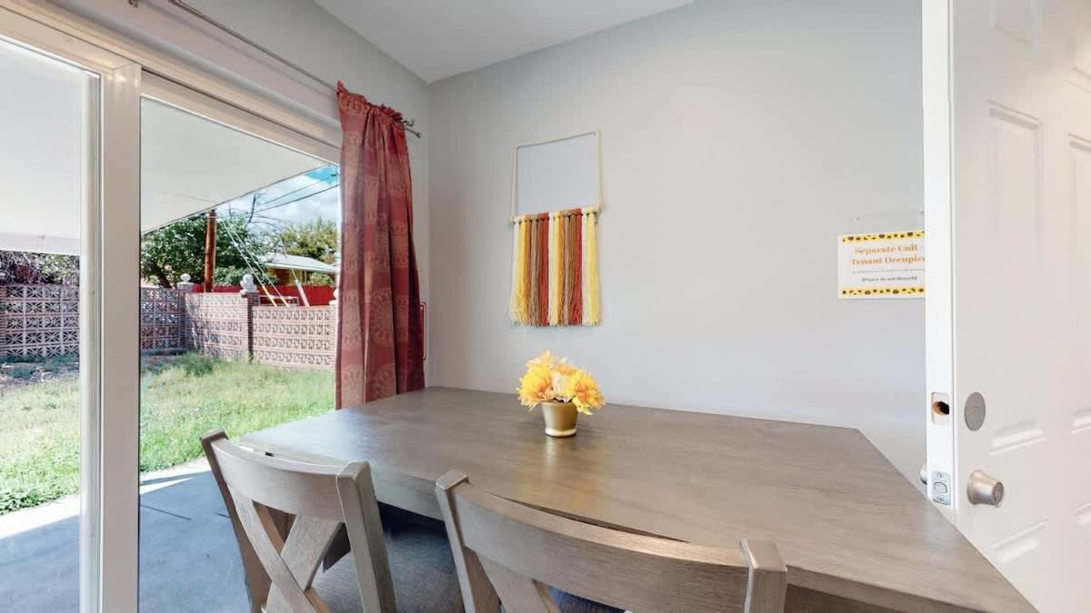 Updated Family Unit With Two King Beds Holiday home