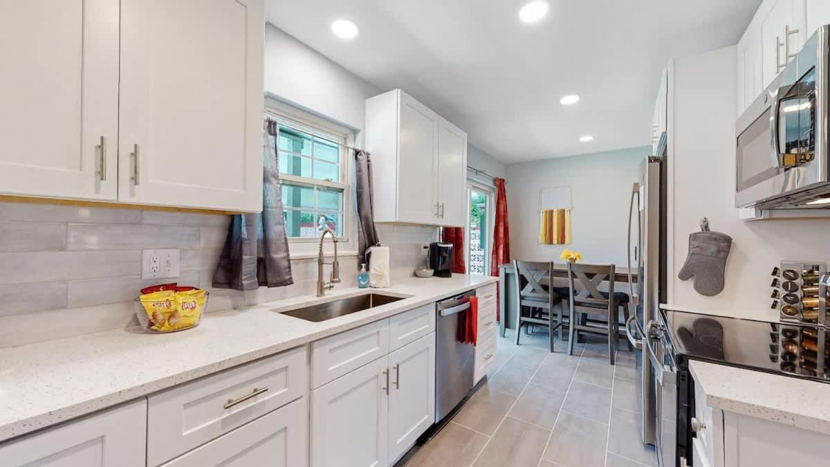 Updated Family Unit With Two King Beds * Denver